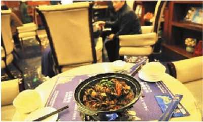 长沙市芙蓉路某咖啡厅，不少顾客选择中餐是一种很平常的现象