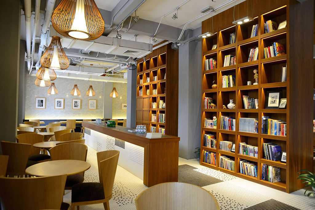 青岛：咖啡馆变身“迷你图书馆”