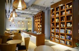 青岛：咖啡馆变身“迷你图书馆”