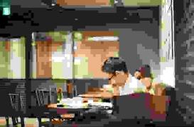 “必帮咖啡”里的创业者