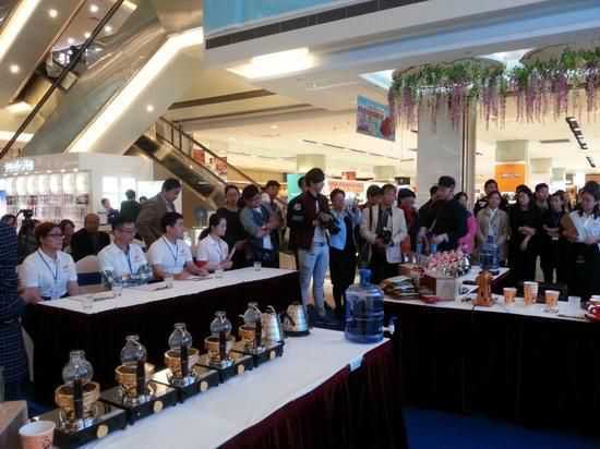 2015第四节“中国普洱咖啡杯”世界虹吸壶大赛苏州开赛(2)
