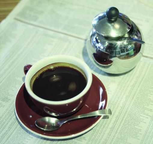 黑咖啡加牛奶可避免钙质流失