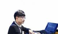 初创者和导师边喝咖啡边谈创业