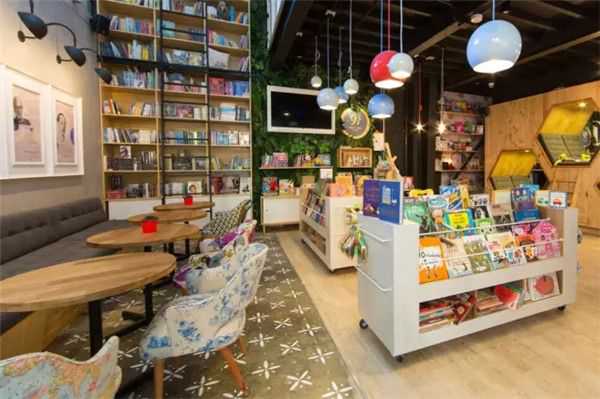 结合儿童书店与咖啡厅的空间设计5