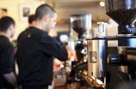 岛城咖啡店持续升温咖啡师“供不应求”