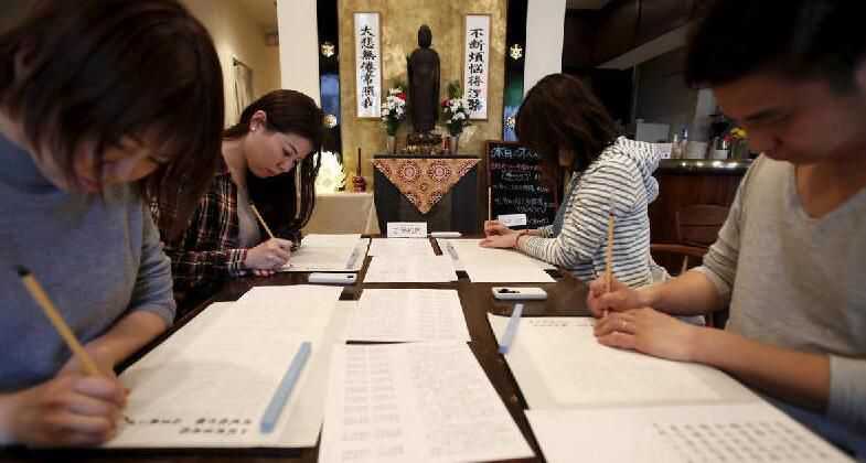 日本寺院开咖啡店