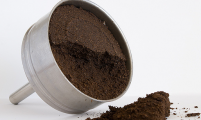 科学家将咖啡渣变成筑路材料