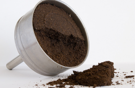 科学家将咖啡渣变成筑路材料