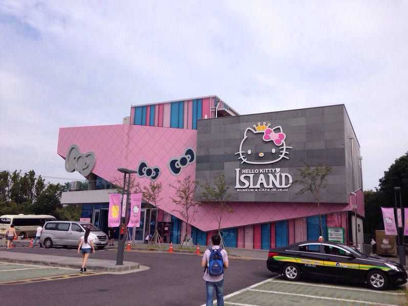 新加坡机场Hello Kitty24小时营业咖啡厅开张 7