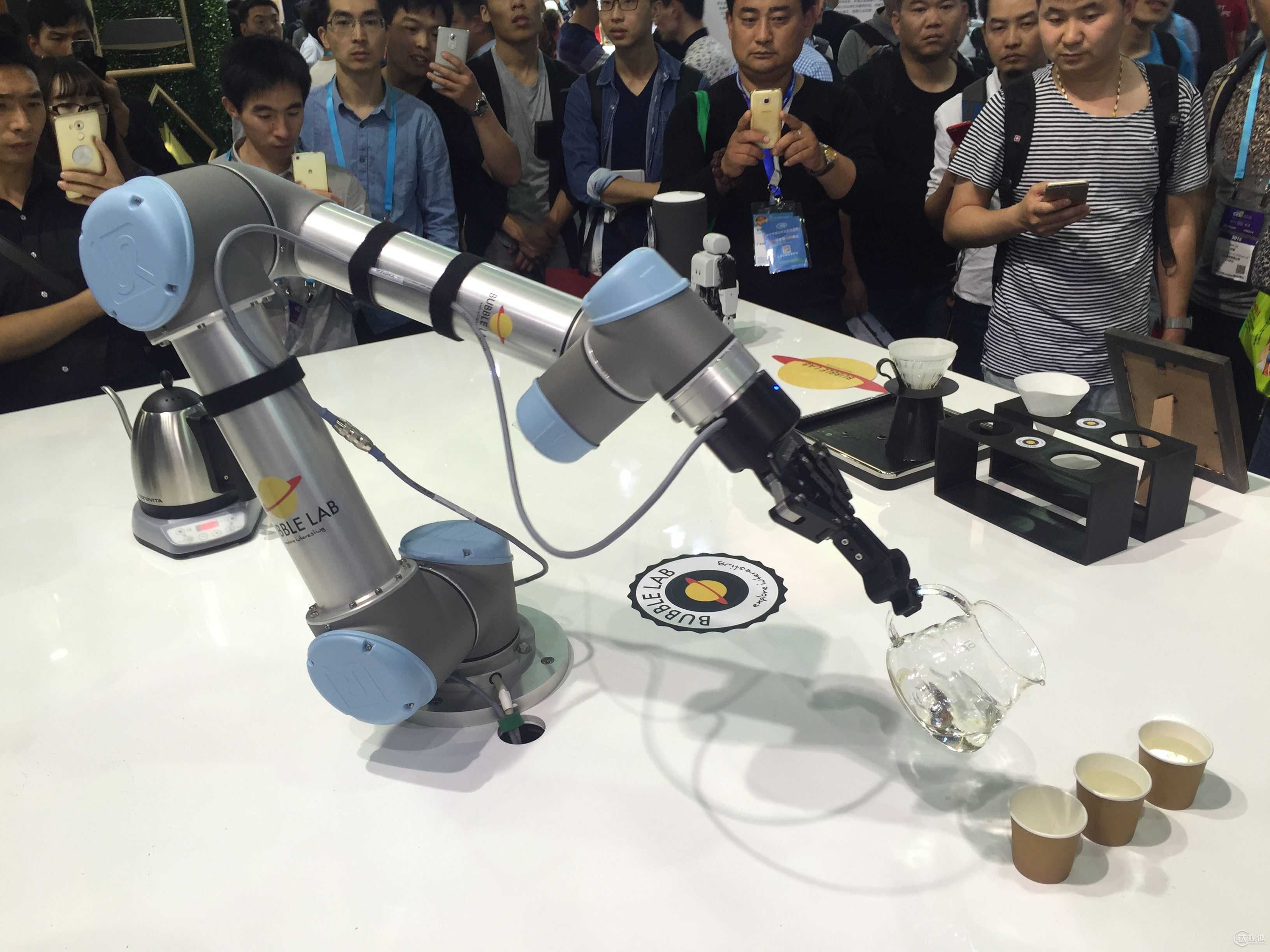 机器人冲咖啡 2