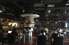 海口车库咖啡复兴城开业 10家互联网创业团队入驻孵化