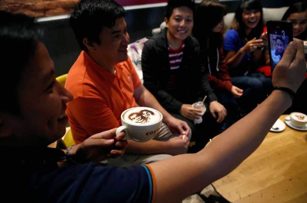 菲律宾咖啡店推出总统主题咖啡 庆祝杜特尔特正式就职 2