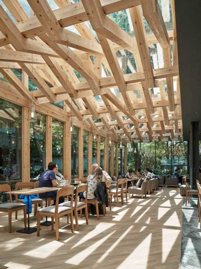 杭州这间咖啡馆，可以去体验木结构下的光影 2