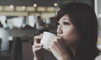 重庆一男子中美人计在咖啡店“喝”掉30多万