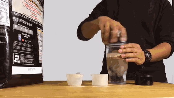 世界首款自动搅拌水杯：简直是冲咖啡神器啊 3