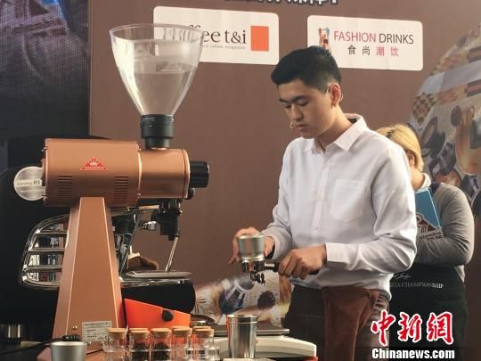 2017世界咖啡师大赛中国赛区选拔赛重庆分赛区赛事现场。