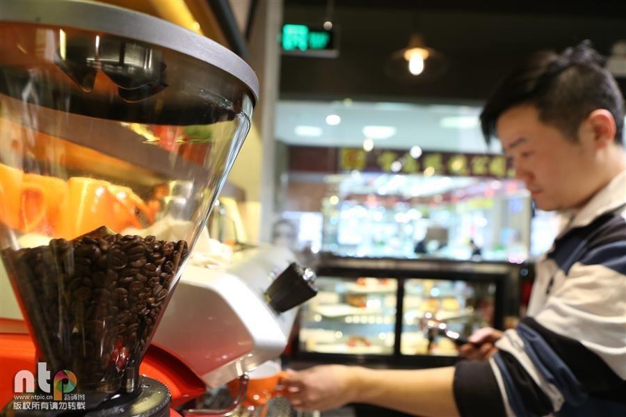  新华书店上海首家X.H Coffee咖啡店开业 3