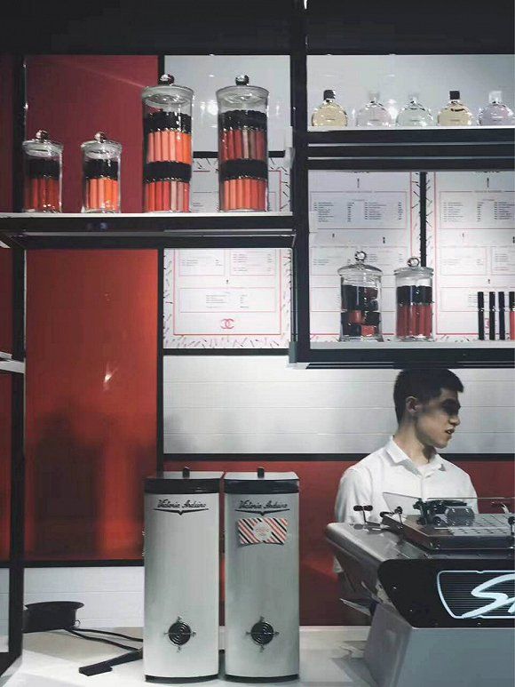 Chanel在上海的限时咖啡店 2