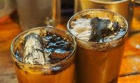 印尼“木炭咖啡”成旅游亮点 可调理肠胃