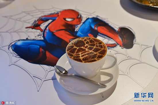 日本“蜘蛛侠”咖啡馆开业 仅营业两周 3