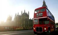 英国人脑洞大开 用咖啡渣做公交车燃料