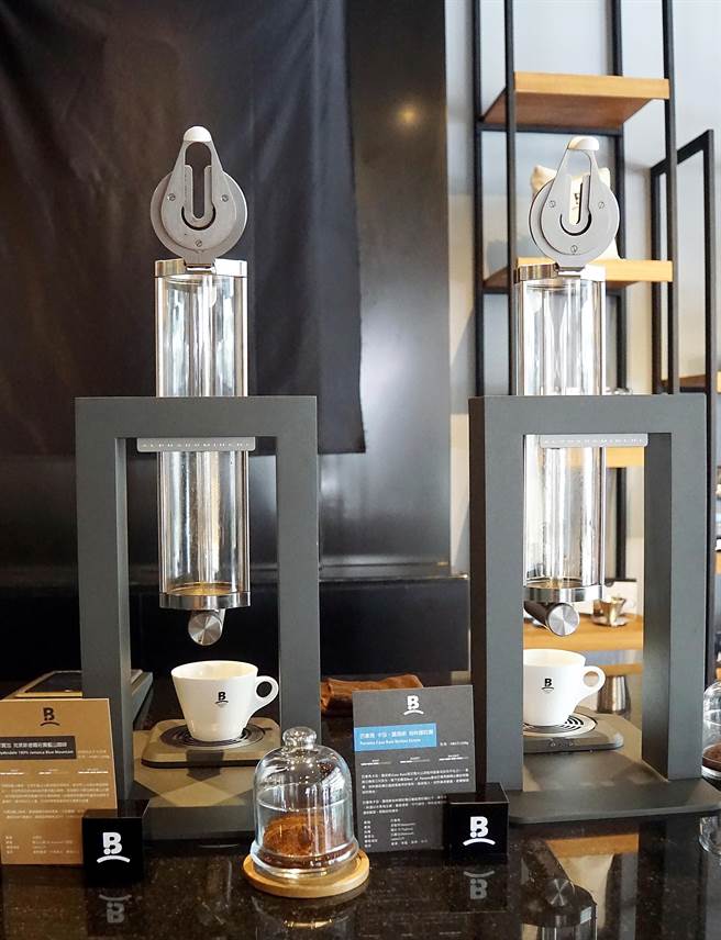 伯朗咖啡馆将在新品牌「Mr. Brown Specialty Coffee」店中导入「咖啡界超跑」Steampunk蒸汽庞克咖啡机。