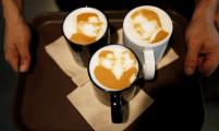 头像出现在咖啡拉花上！在韩国，微笑的金正恩正化解敌意