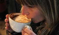 未来加州咖啡杯上可能警告：“咖啡含有致癌物质！”