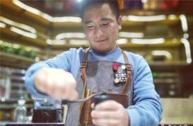 青海“90后”藏族青年将藏家百味融入咖啡