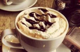 摩卡咖啡和拿铁咖啡之间的区别是什么？