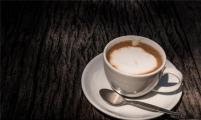 千亿咖啡市场，占比七成的速溶赛道，被现磨咖啡倒逼升级？