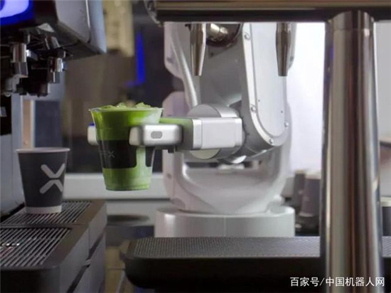 Cafe X 机器人制作咖啡