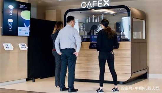 Cafe X 机器人制作咖啡2