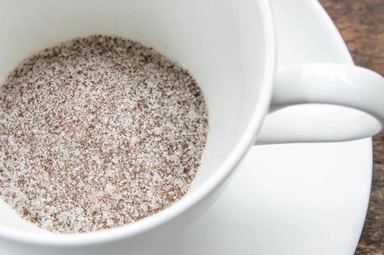 加了糖和植脂末的3合1速溶咖啡粉