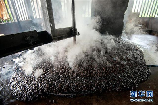 炒制过程中的咖啡豆